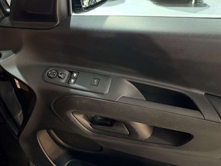 Used Peugeot Partner from One Automotive
