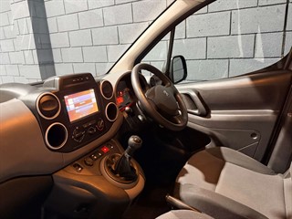 Used Peugeot Partner from One Automotive