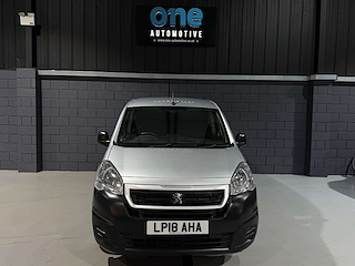 Used Peugeot Partner from One Automotive