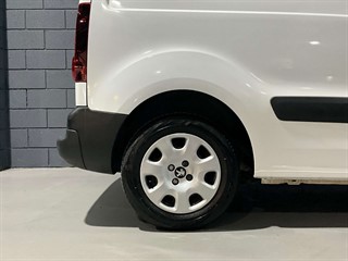 Used Peugeot Partner from One Automotive