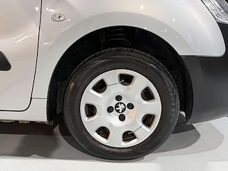 Used Peugeot Partner from One Automotive