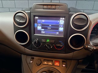 Used Peugeot Partner from One Automotive