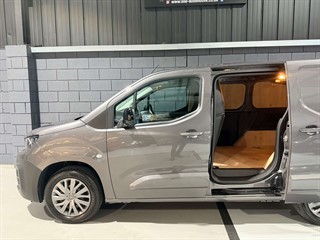 Used Peugeot Partner from One Automotive