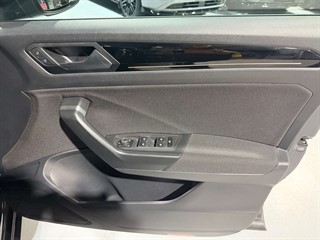 Used Volkswagen T-Roc from One Automotive