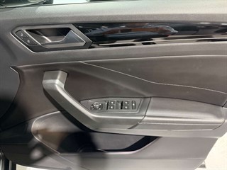 Used Volkswagen T-Roc from One Automotive