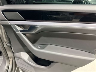 Used Volkswagen Touareg from One Automotive