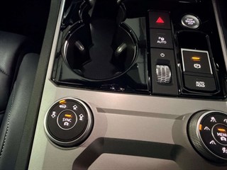 Used Volkswagen Touareg from One Automotive