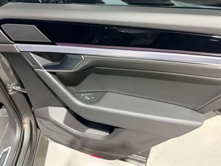 Used Volkswagen Touareg from One Automotive