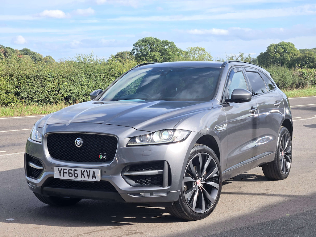 2016 Jaguar F-pace