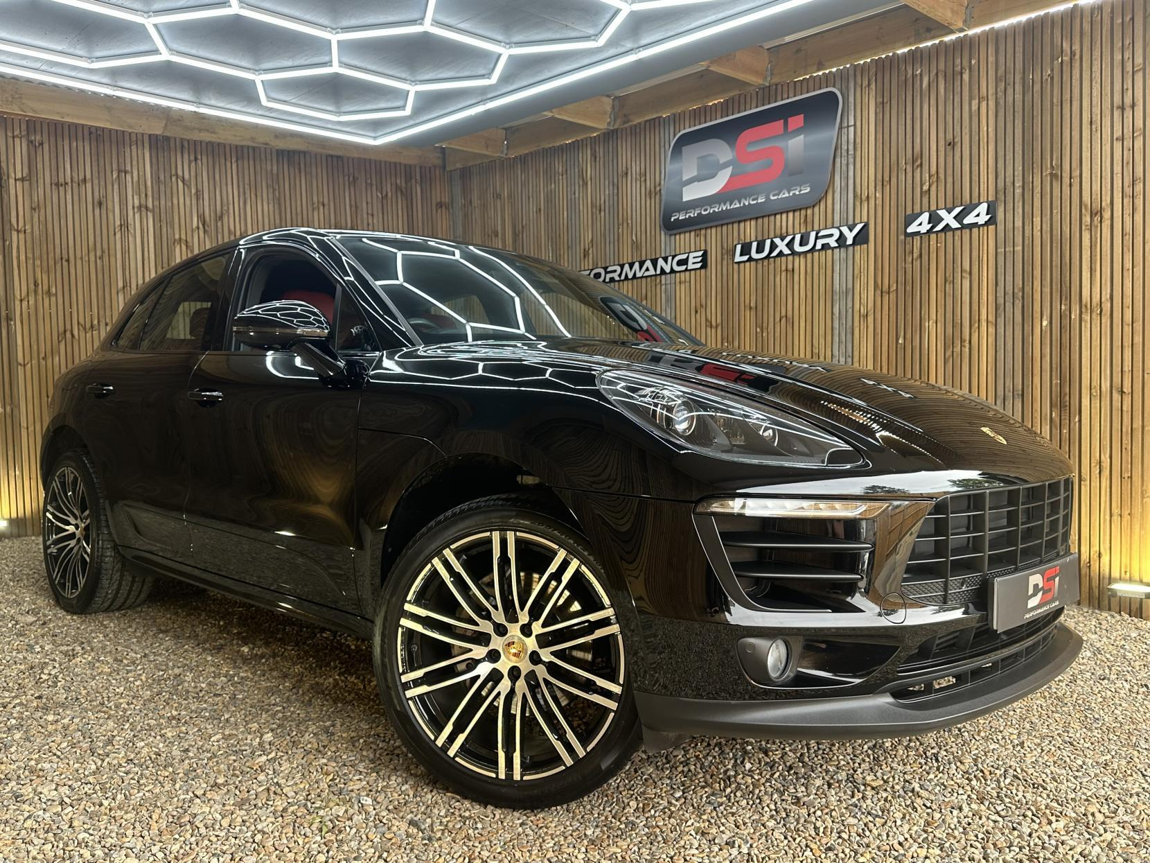 2015 Porsche Macan
