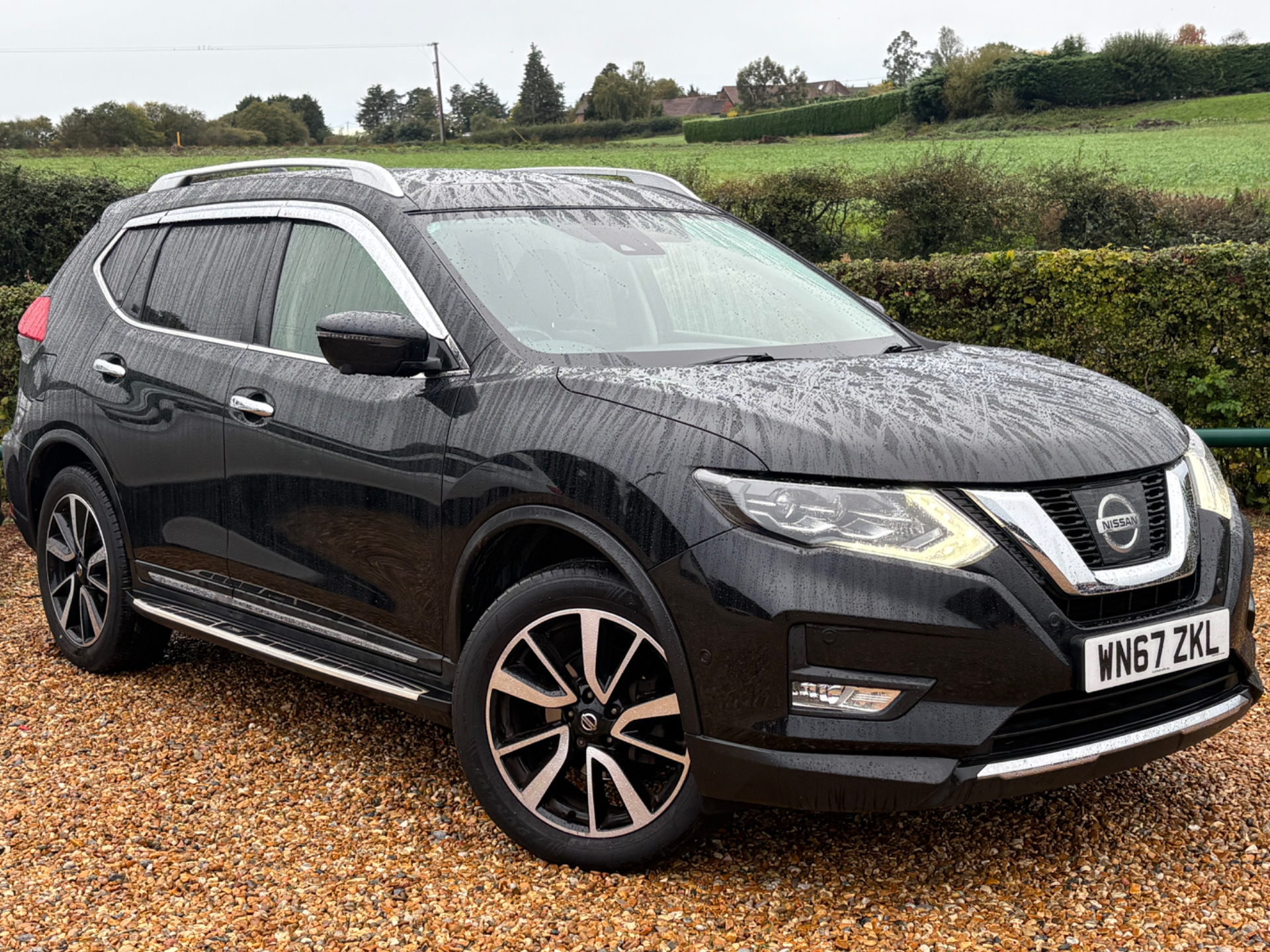 2017 NISSAN X-TRAIL