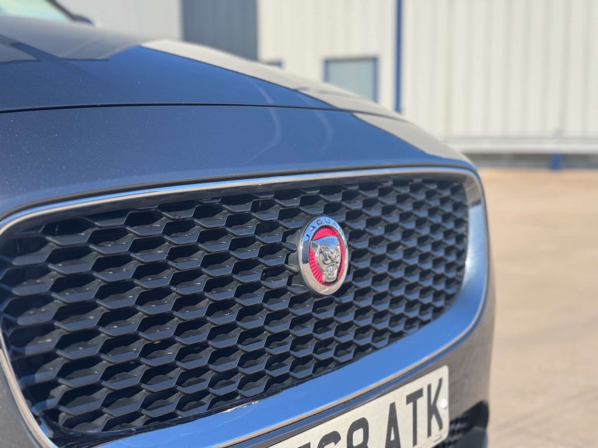 2018 Jaguar E-Pace thumbnail 15