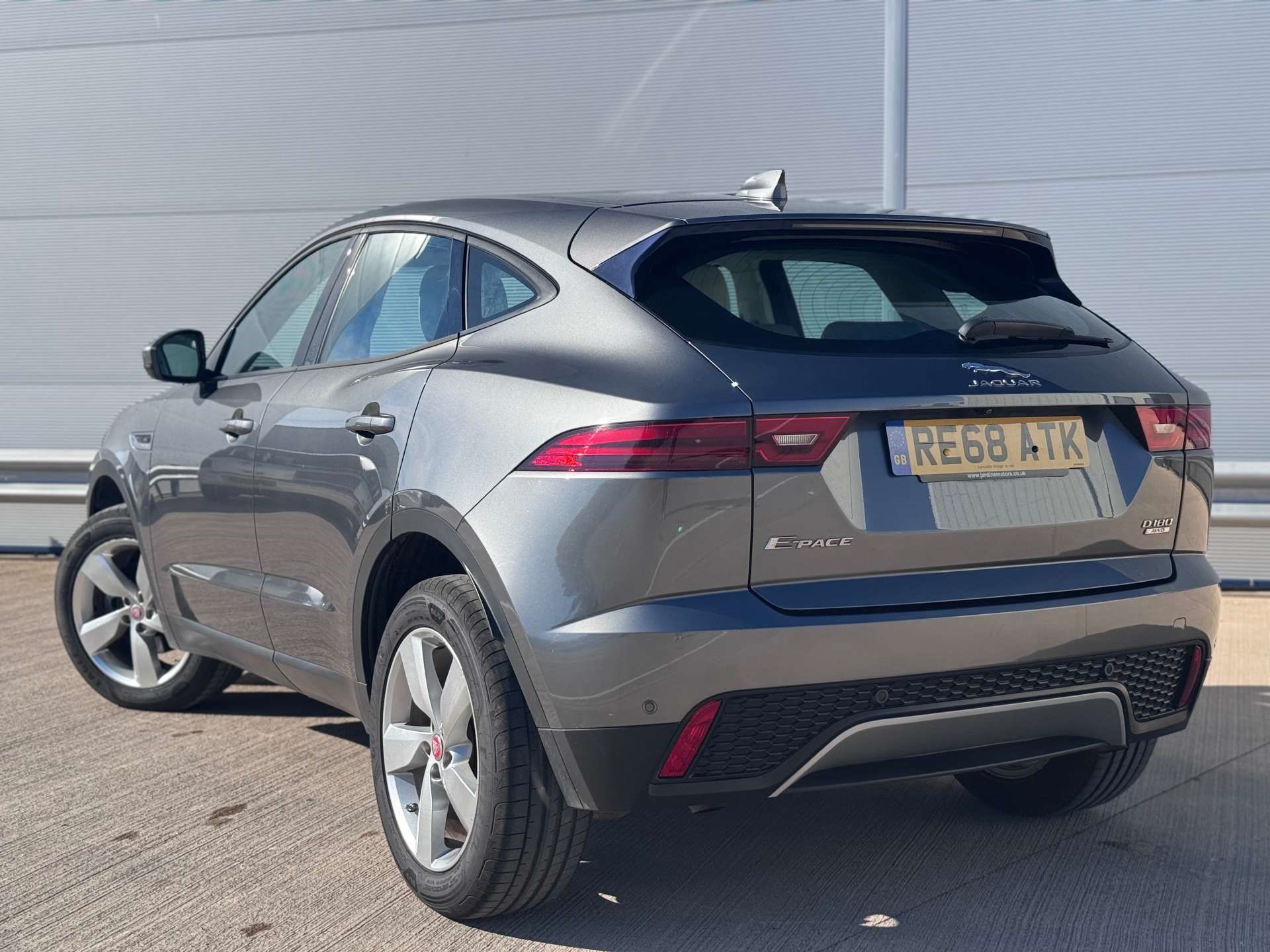 2018 Jaguar E-Pace thumbnail 4
