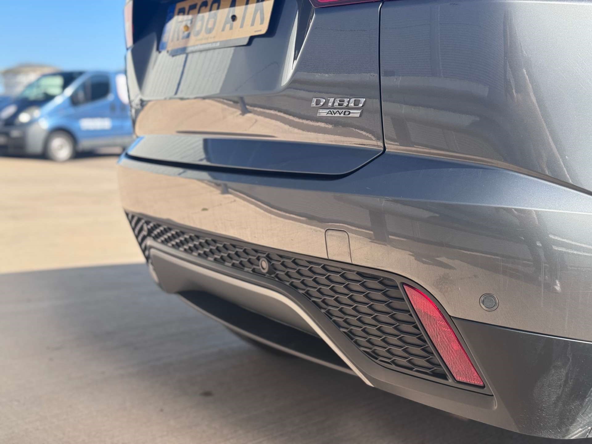 2018 Jaguar E-Pace thumbnail 19