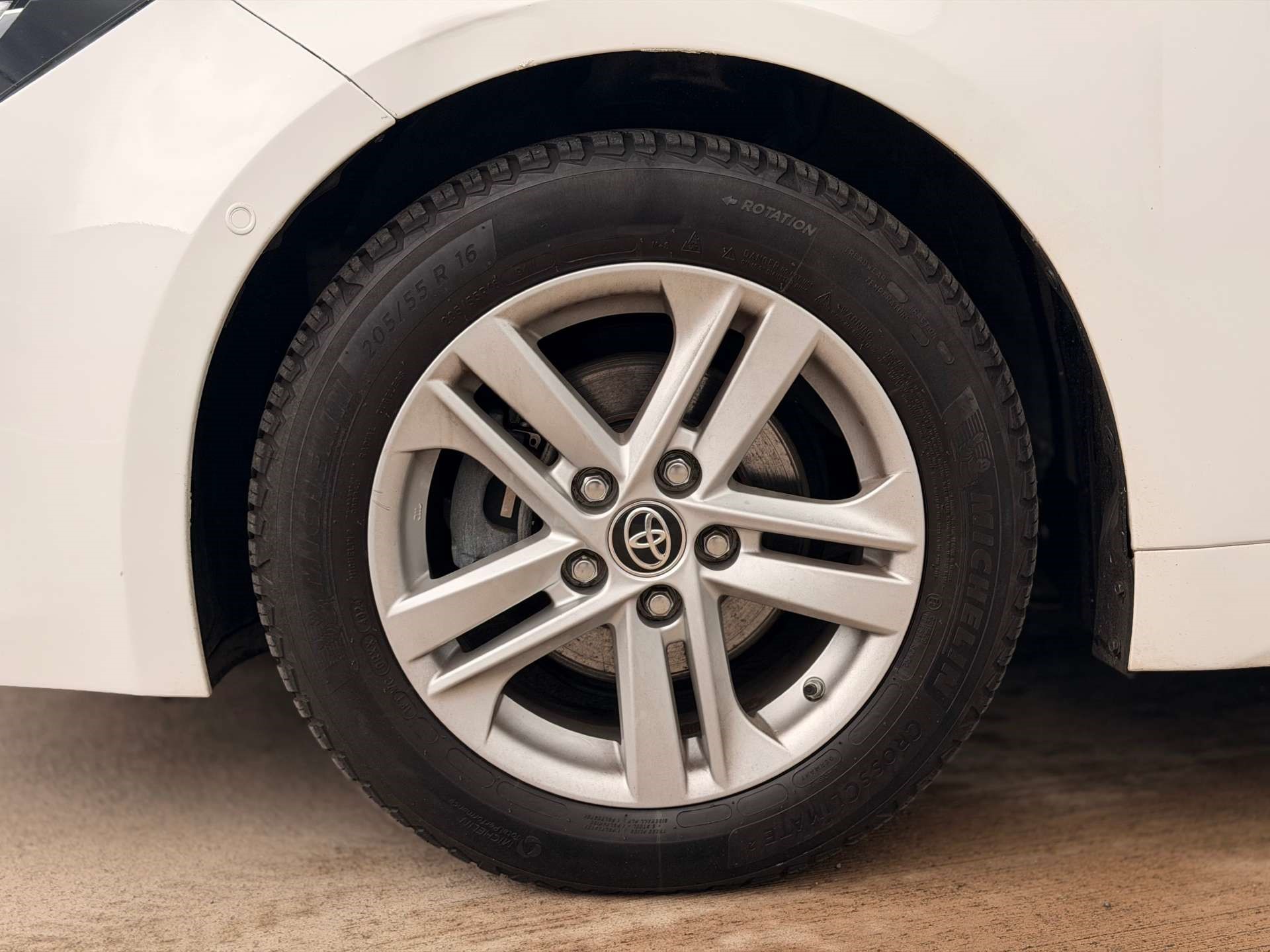 2020 Toyota Corolla thumbnail 9