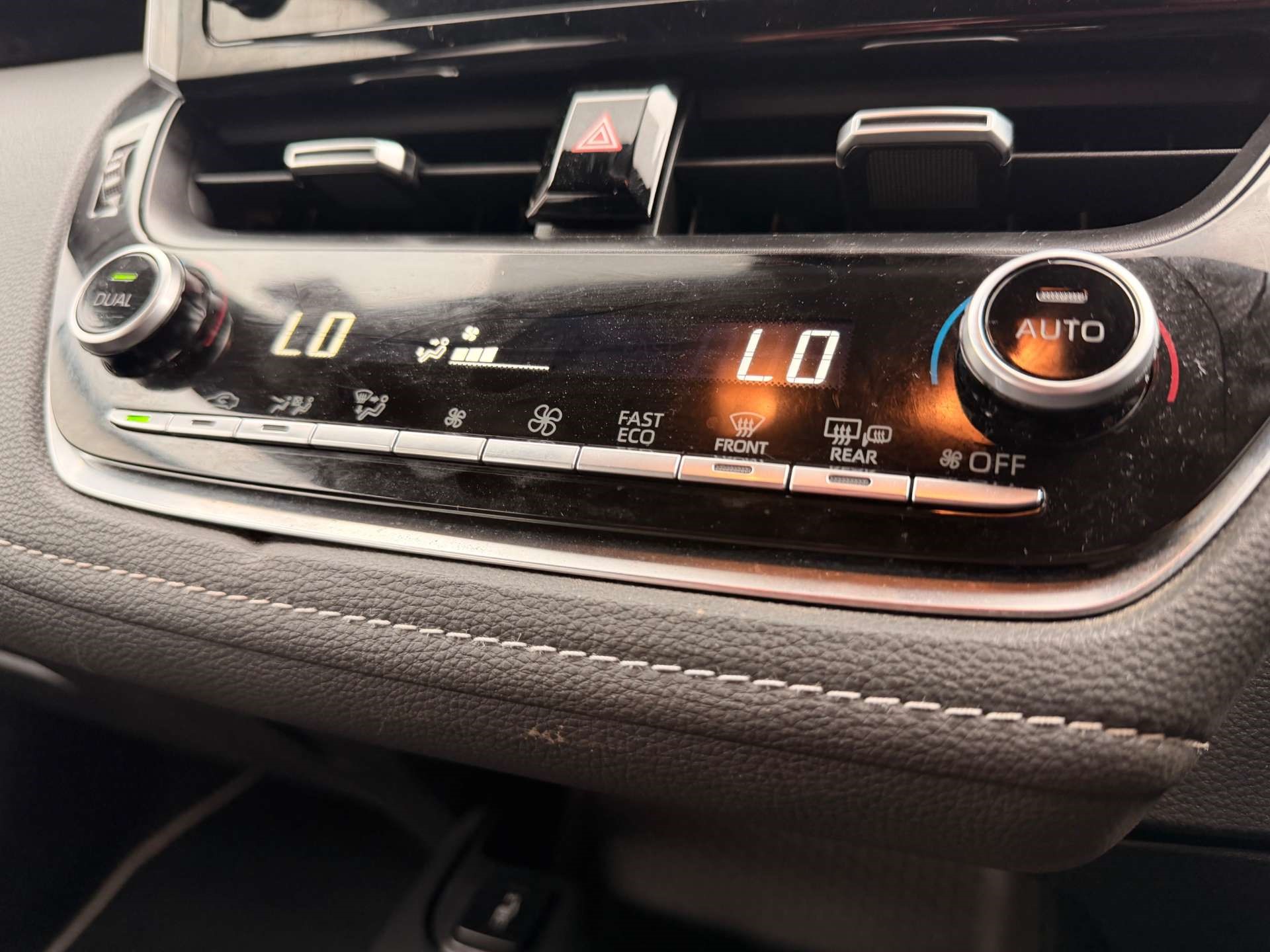 2020 Toyota Corolla thumbnail 24