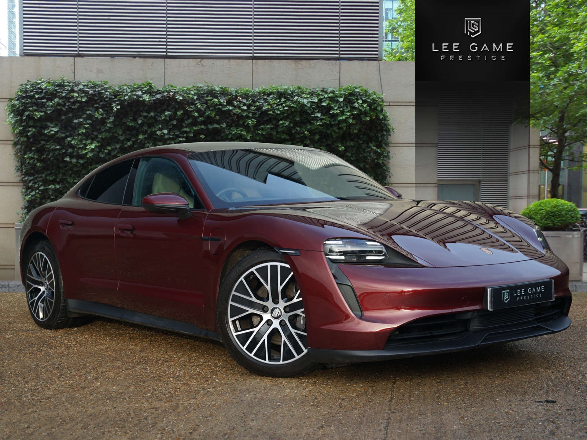 2022 PORSCHE TAYCAN