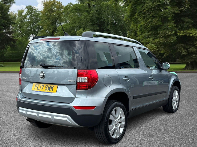 2017 Skoda Yeti thumbnail 8