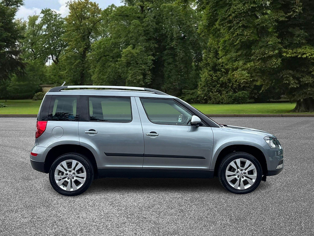 2017 Skoda Yeti thumbnail 9