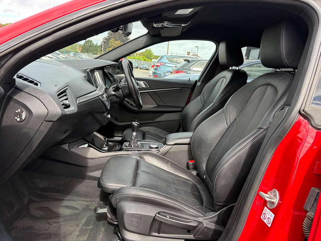2020 BMW 218i — image 16