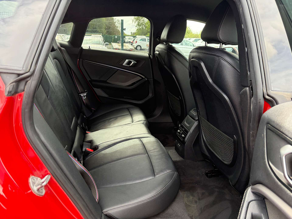 2020 BMW 218i — image 26