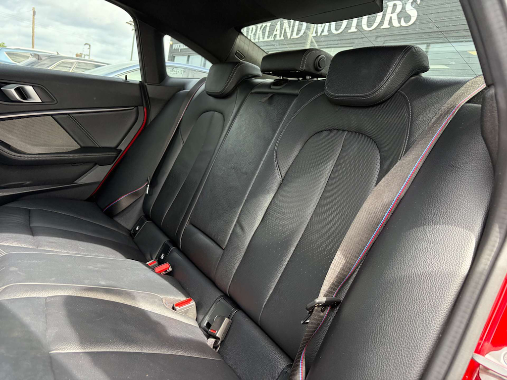 2020 BMW 218i — image 22
