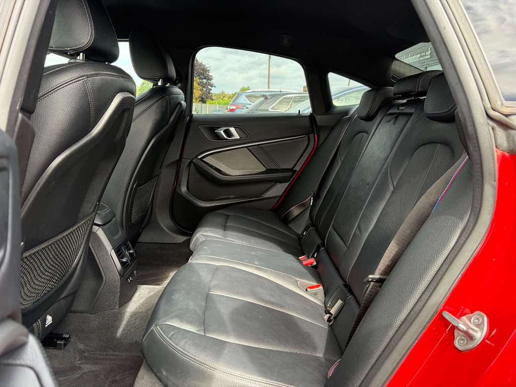 2020 BMW 218i — image 20