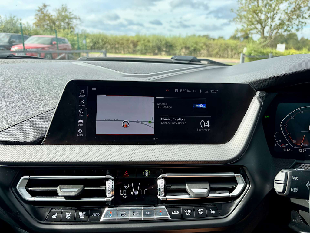 2020 BMW 218i — image 39