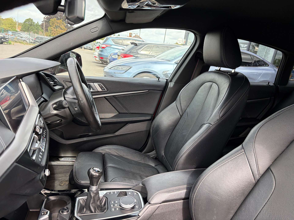 2020 BMW 218i — image 18