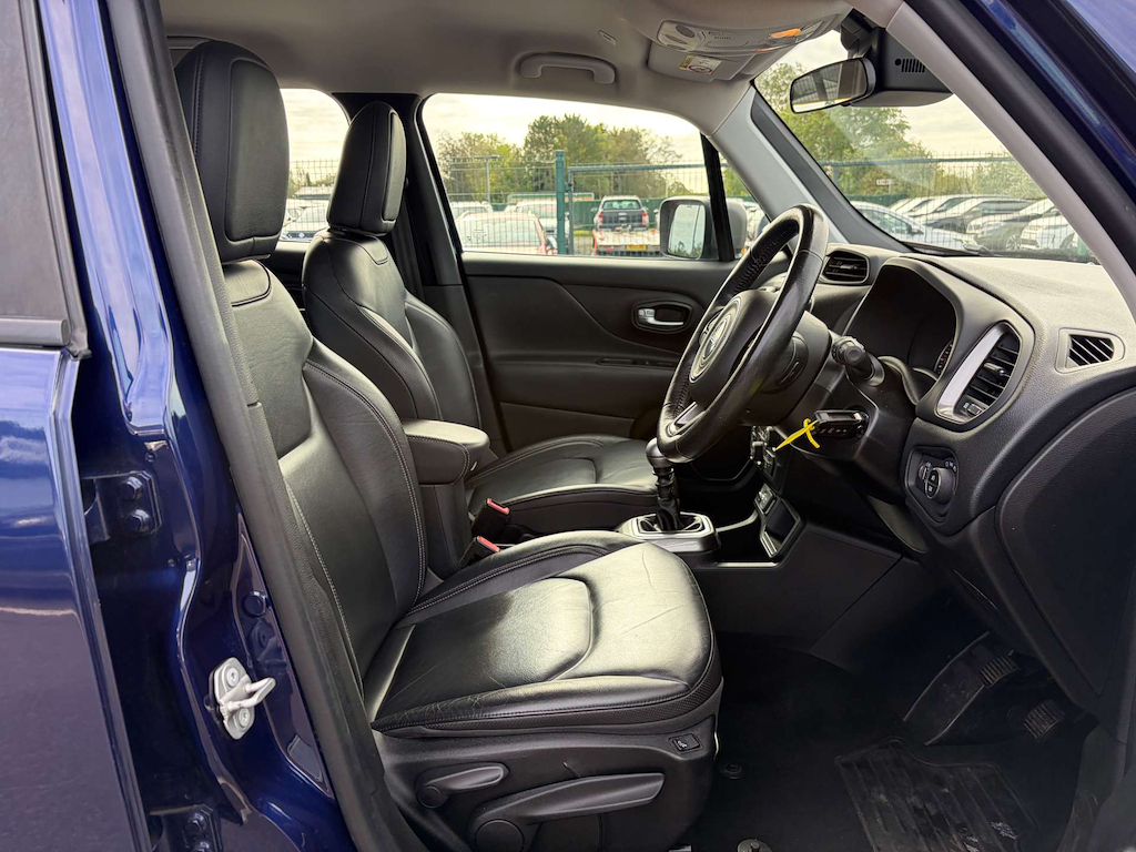 2019 Jeep Renegade — image 32