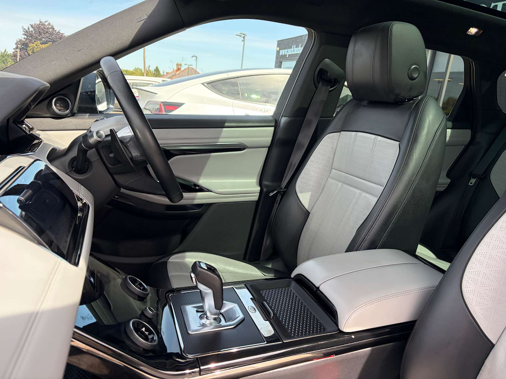 2019 Land Rover Range — image 18