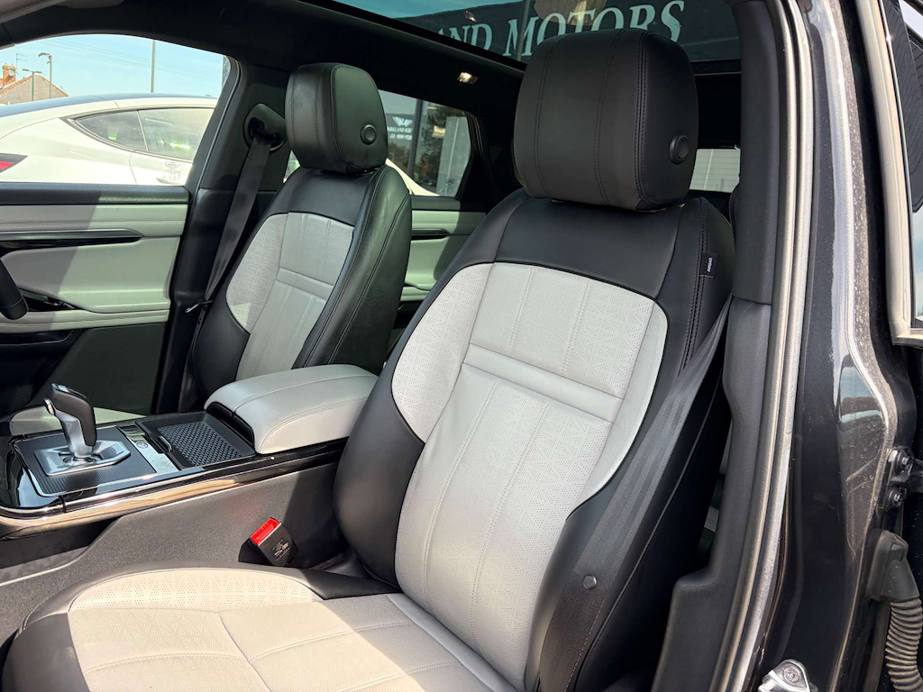 2019 Land Rover Range — image 17
