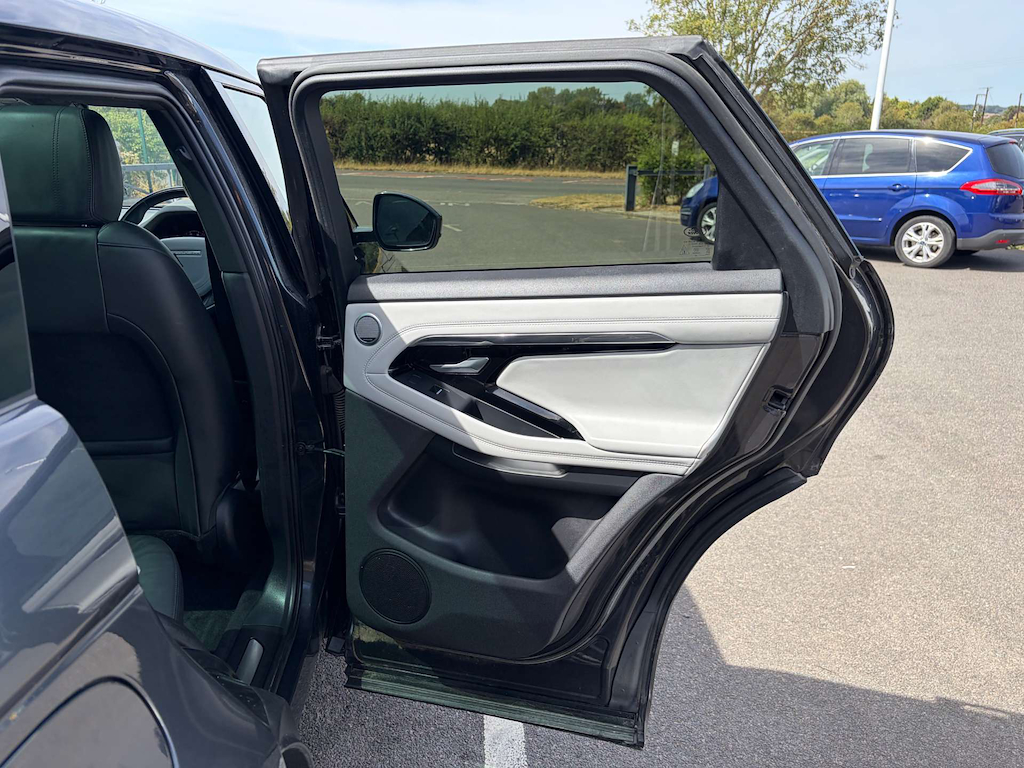 2019 Land Rover Range — image 25