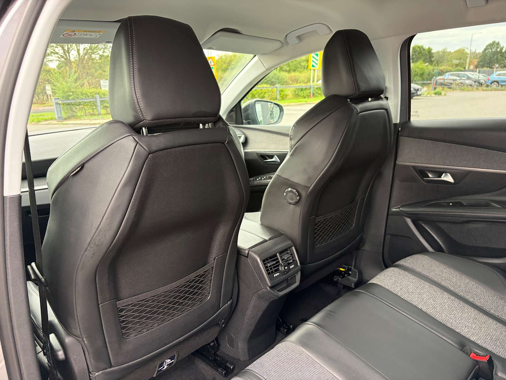 2019 Peugeot 3008 — image 17