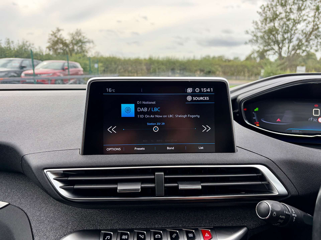 2019 Peugeot 3008 — image 35