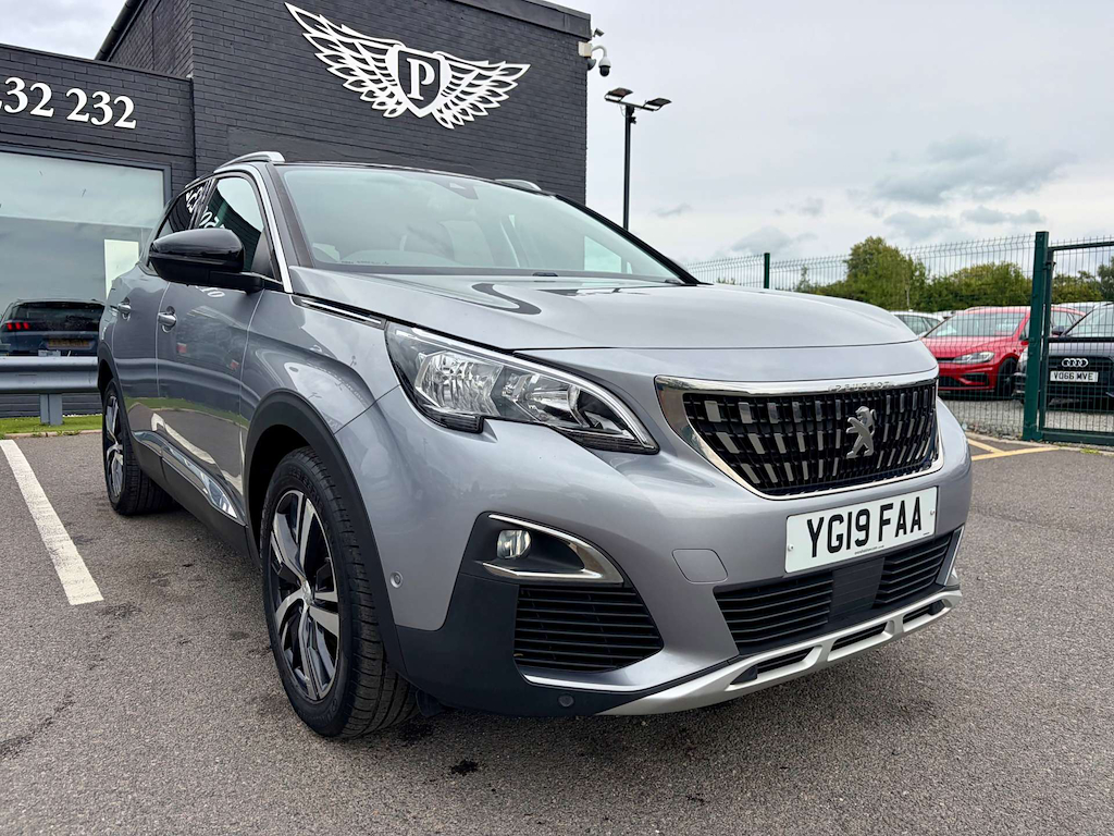 2019 Peugeot 3008 — image 2