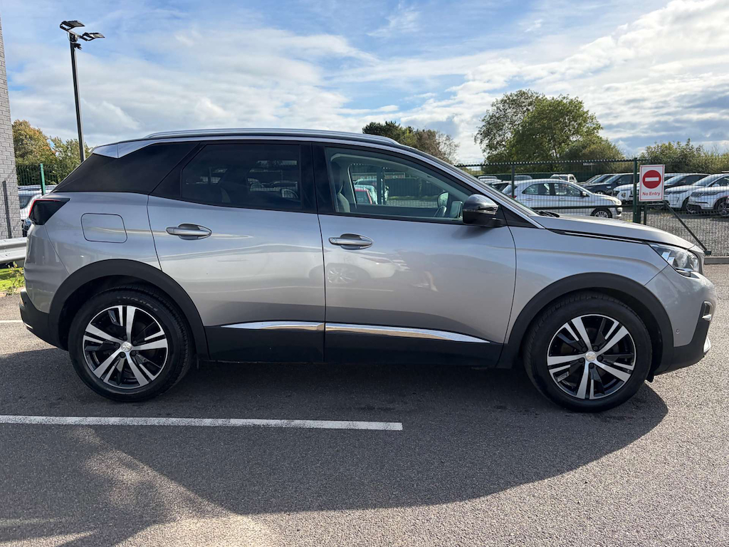 2019 Peugeot 3008 — image 11