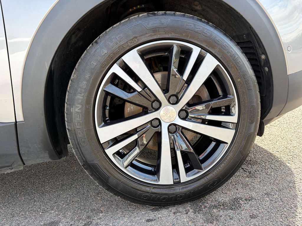 2019 Peugeot 3008 — image 10