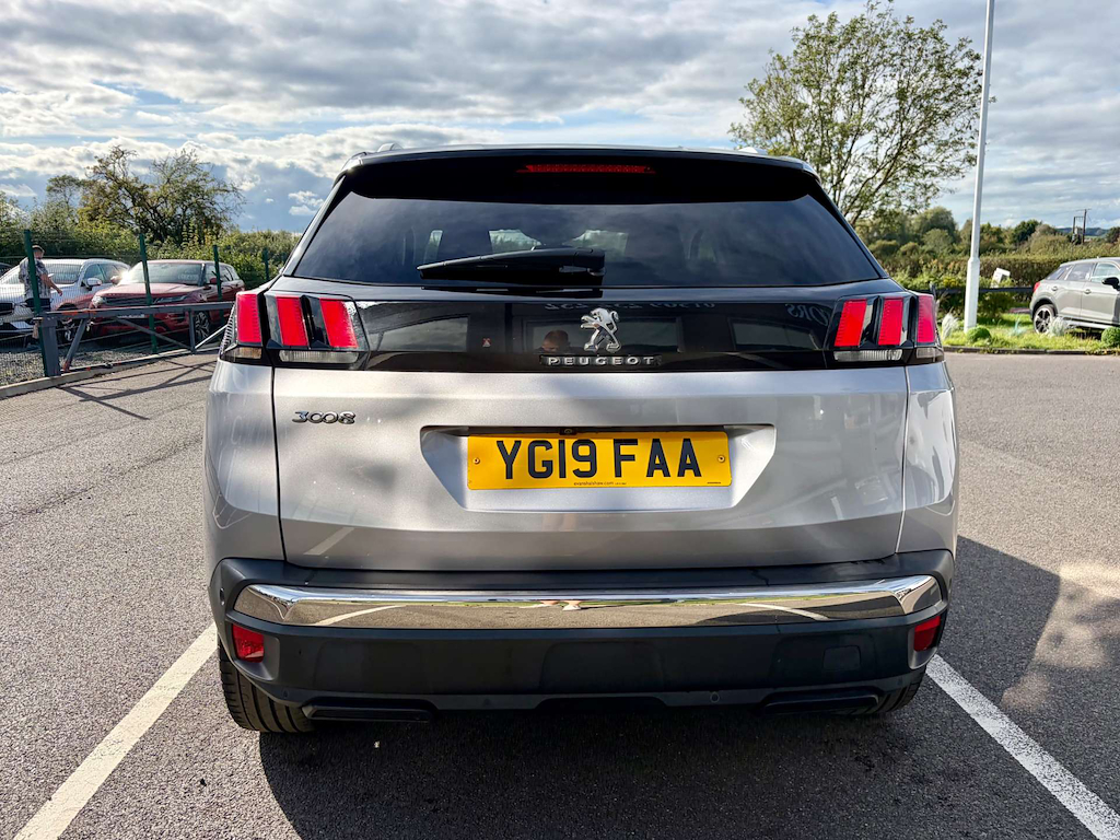 2019 Peugeot 3008 — image 8