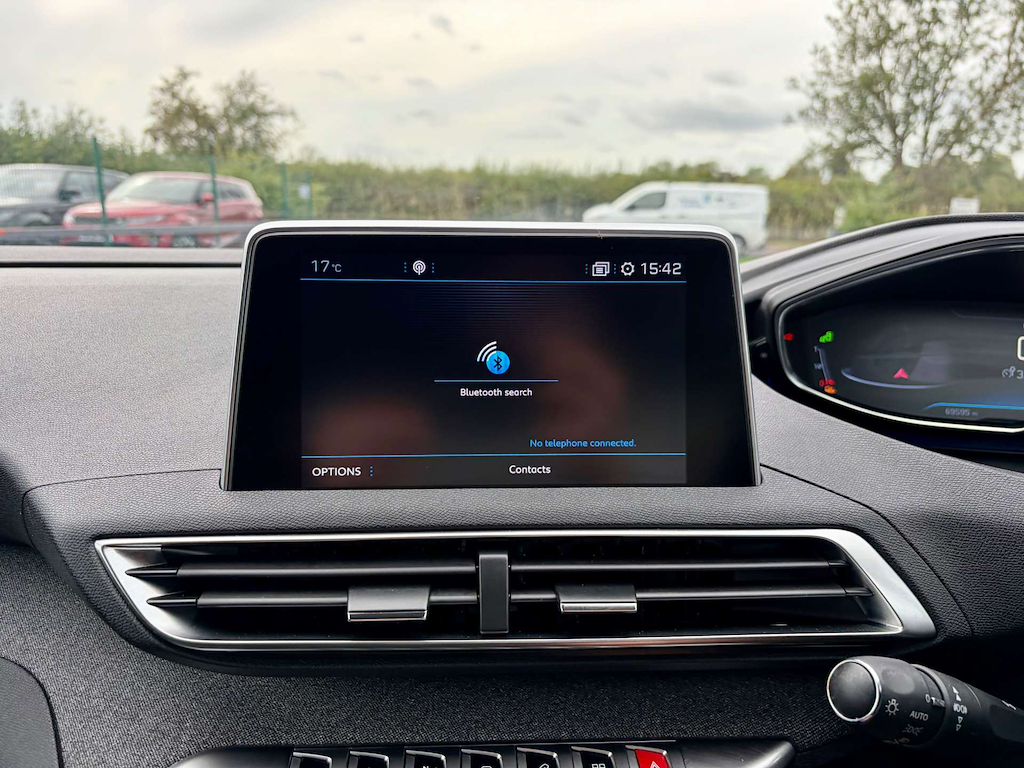 2019 Peugeot 3008 — image 38