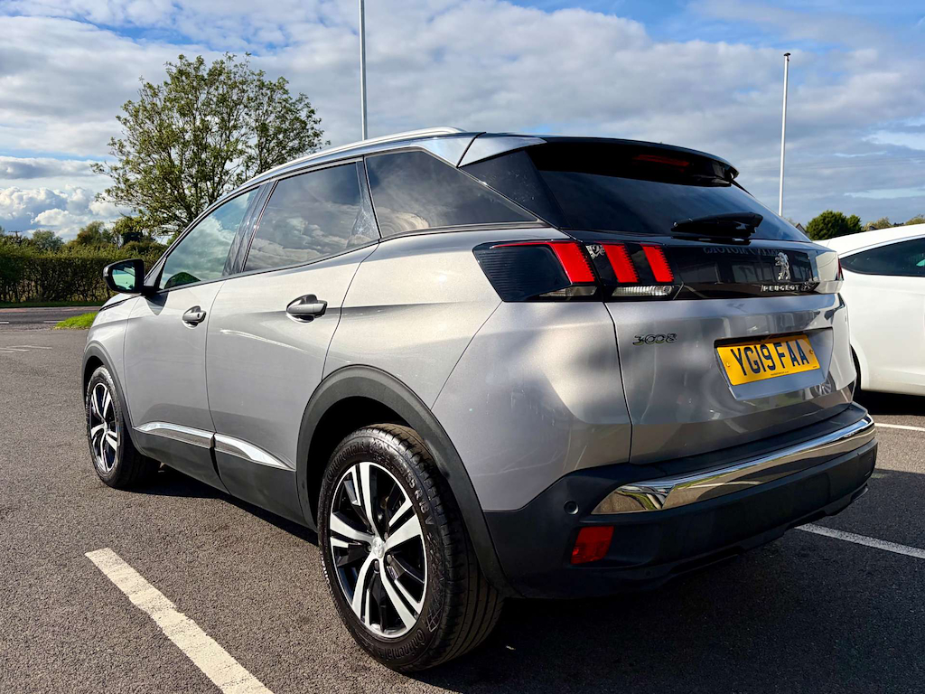 2019 Peugeot 3008 — image 7