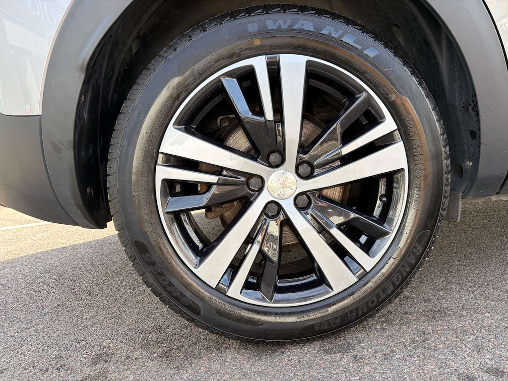 2019 Peugeot 3008 — image 12