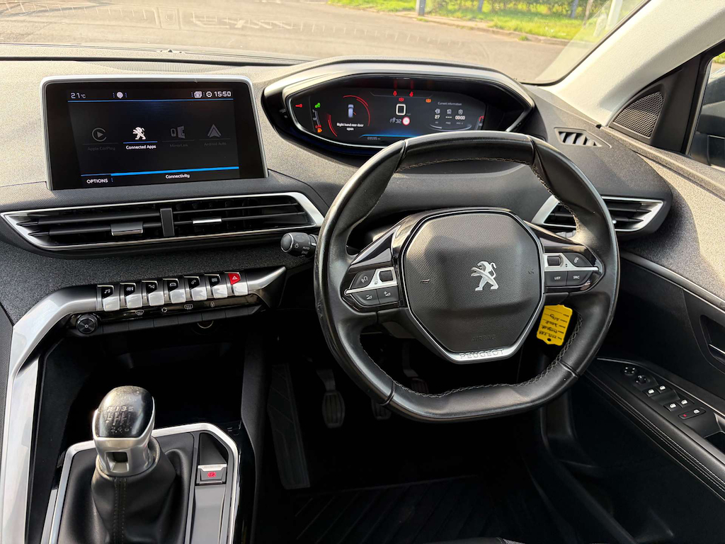 2019 Peugeot 3008 — image 3