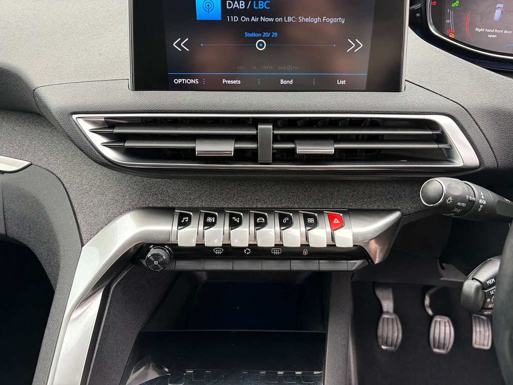 2019 Peugeot 3008 — image 33