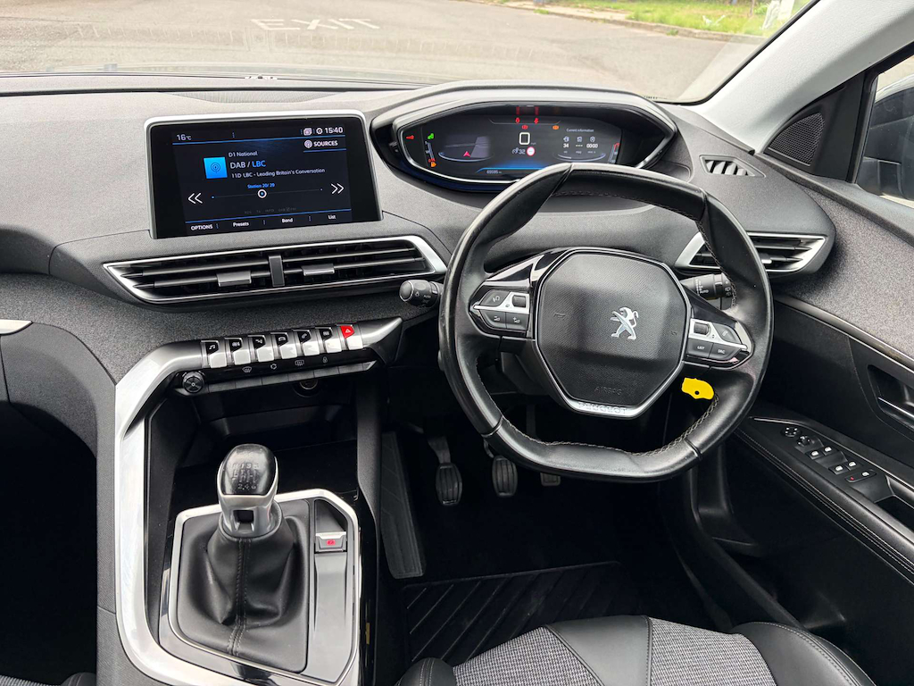 2019 Peugeot 3008 — image 3