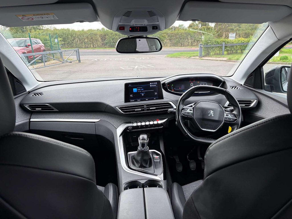 2019 Peugeot 3008 — image 26