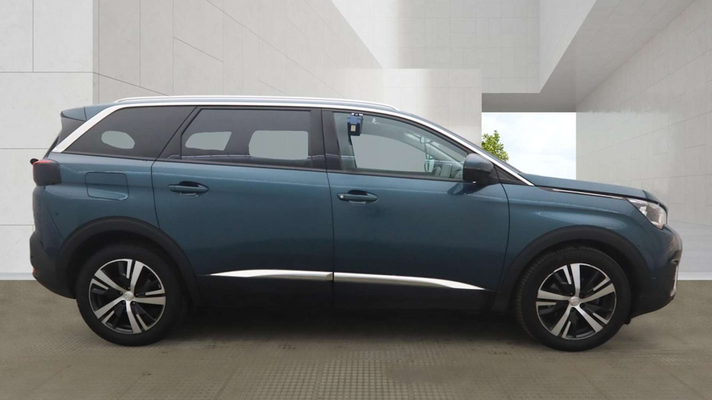 2019 Peugeot 5008 — image 5