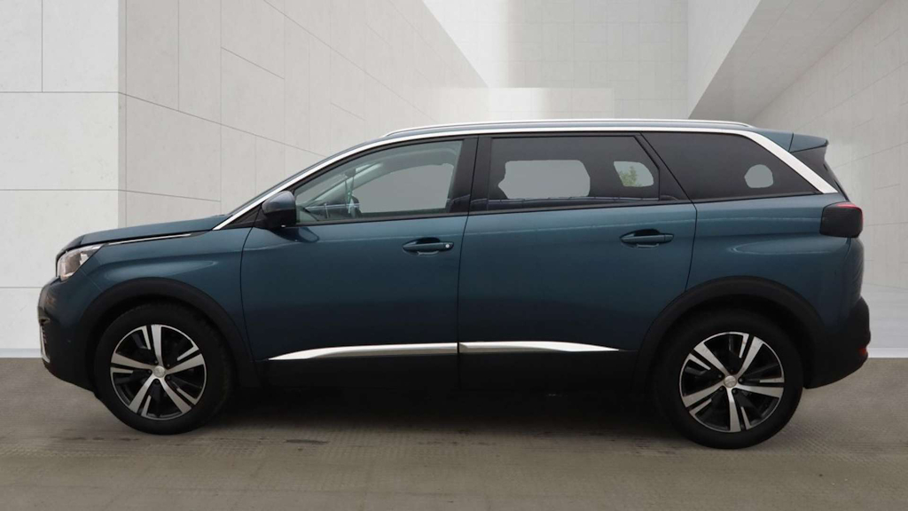 2019 Peugeot 5008 — image 6