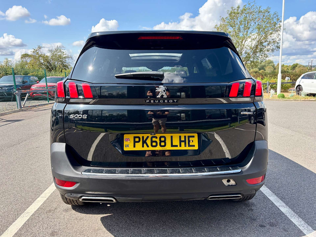 2018 Peugeot 5008 — image 7
