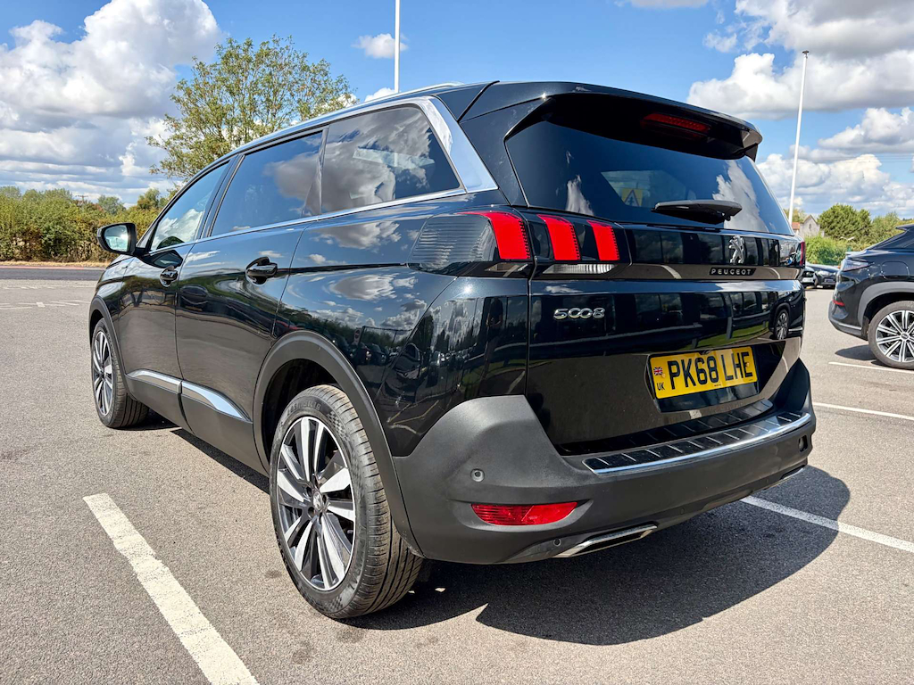 2018 Peugeot 5008 — image 6